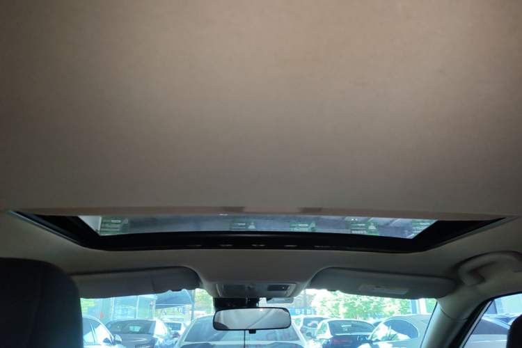 Used Nissan Lannia 2016 1.6L CVT High-Energy Version Headliner