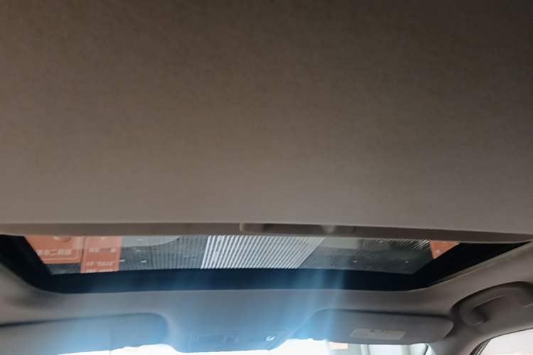 Used Nissan Lannia 2016 1.6L CVT Cool Edition Headliner