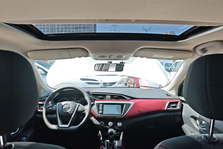 Used Nissan Lannia 2016 1.6L Manual Cool Edition Headliner