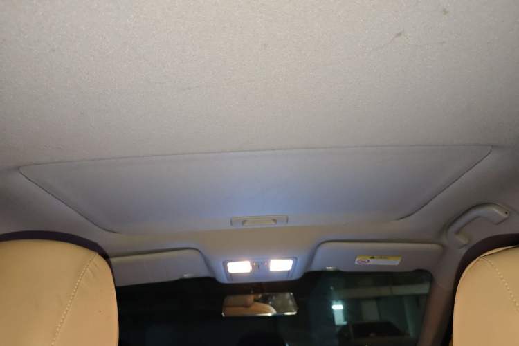 Used Nissan Lannia 2016 1.6L Manual Cool Edition Headliner