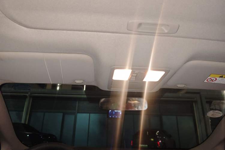 Used Nissan Lannia 2016 1.6L CVT Smart Cool Edition Headliner