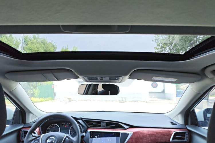 Used Nissan Lannia 2016 1.6L CVT Cool Edition Headliner