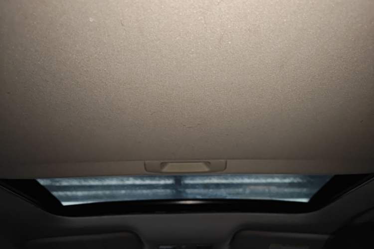 Used Nissan Lannia 2016 1.6L Manual Cool Edition Headliner