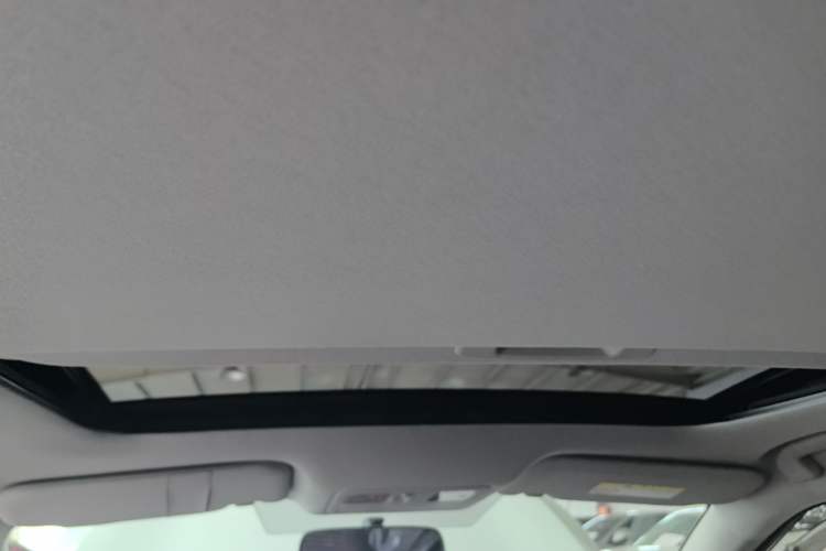 Used Nissan Lannia 2016 1.6L CVT Smart Cool Edition Headliner