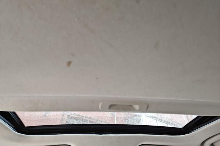 Used Nissan Lannia 2016 1.6L Manual Cool Edition Headliner