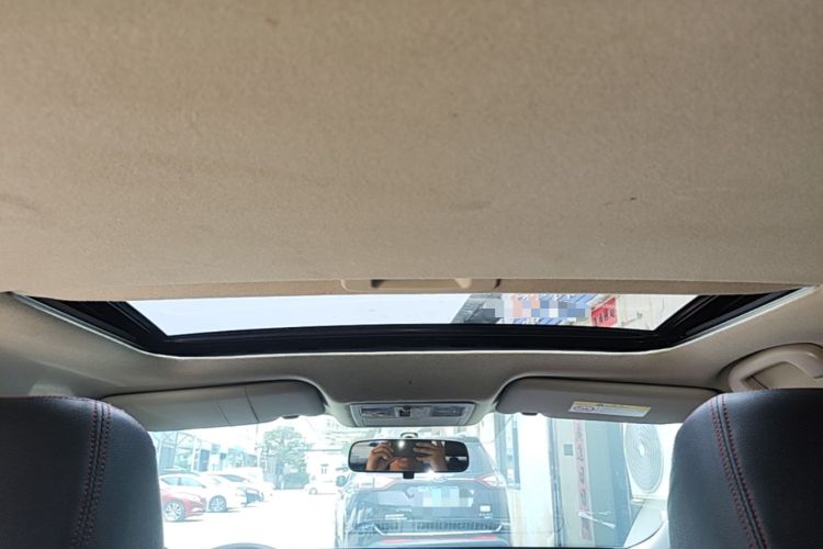 Used Nissan Lannia 2016 1.6L Manual Cool Edition Headliner