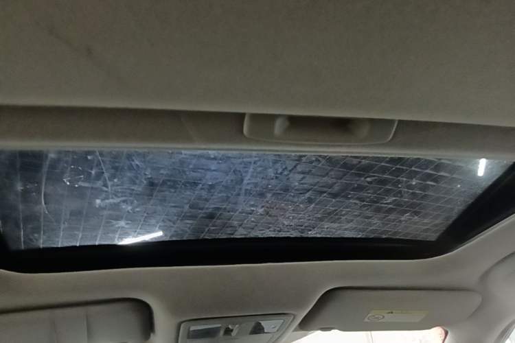 Used Nissan Lannia 2016 1.6L CVT Cool Edition Headliner
