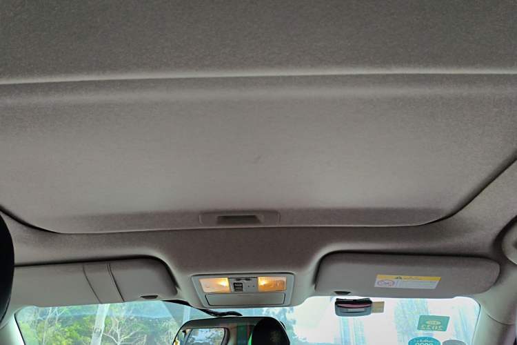 Used Nissan Lannia 2016 1.6L Manual Cool Edition Headliner