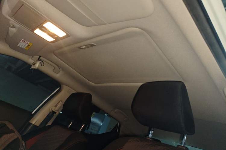 Used Nissan Lannia 2016 1.6L CVT Smart Cool Edition Headliner