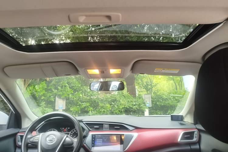 Used Nissan Lannia 2016 1.6L Manual Cool Edition Headliner
