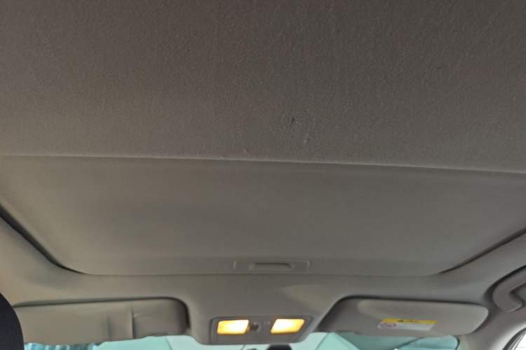 Used Nissan Lannia 2016 1.6L CVT Cool Edition Headliner