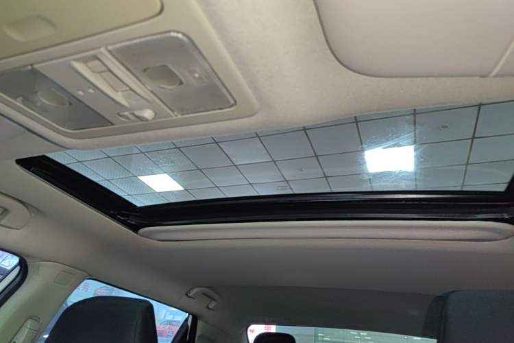 Used Nissan Lannia 2016 1.6L CVT Smart Cool Edition Headliner