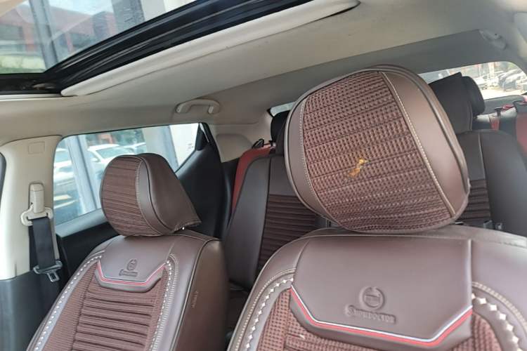 Used Nissan Lannia 2016 1.6L CVT Cool Edition Headliner