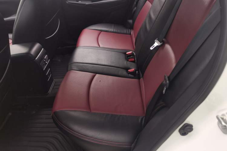Used Nissan Lannia 2016 1.6L Manual Cool Edition Interior 1