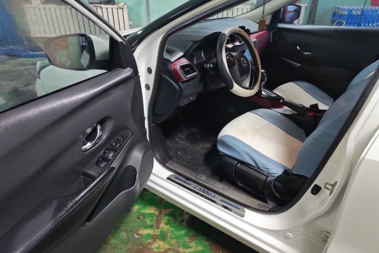 Used Nissan Lannia 2016 1.6L CVT Cool Edition Interior 2