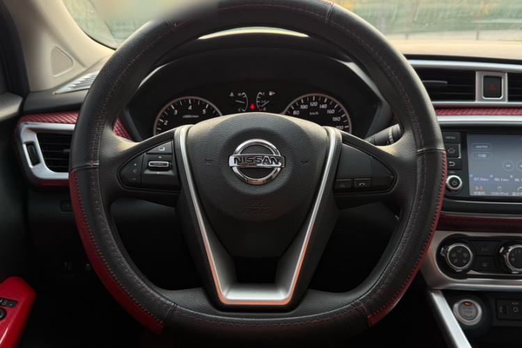Used Nissan Lannia 2016 1.6L CVT Smart Cool Edition Interior 2