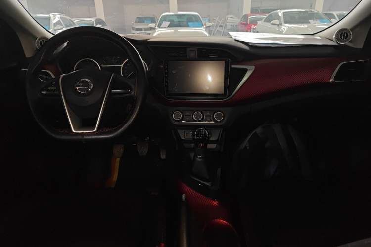 Used Nissan Lannia 2016 1.6L Manual Cool Edition Interior 2