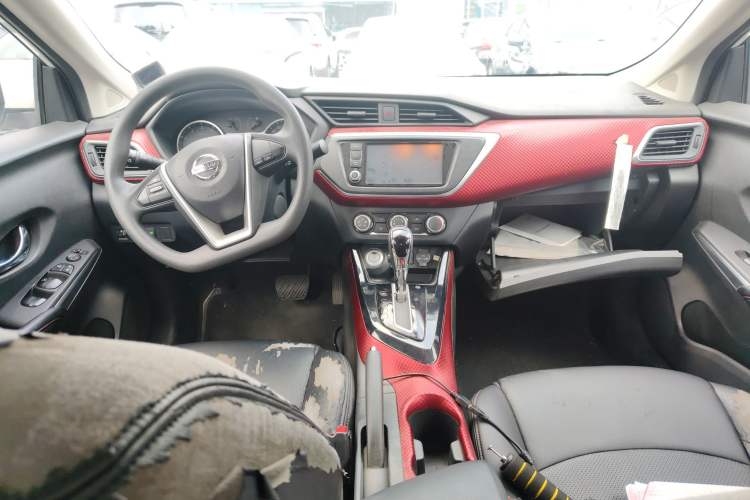 Used Nissan Lannia 2016 1.6L CVT Smart Cool Edition Interior 2