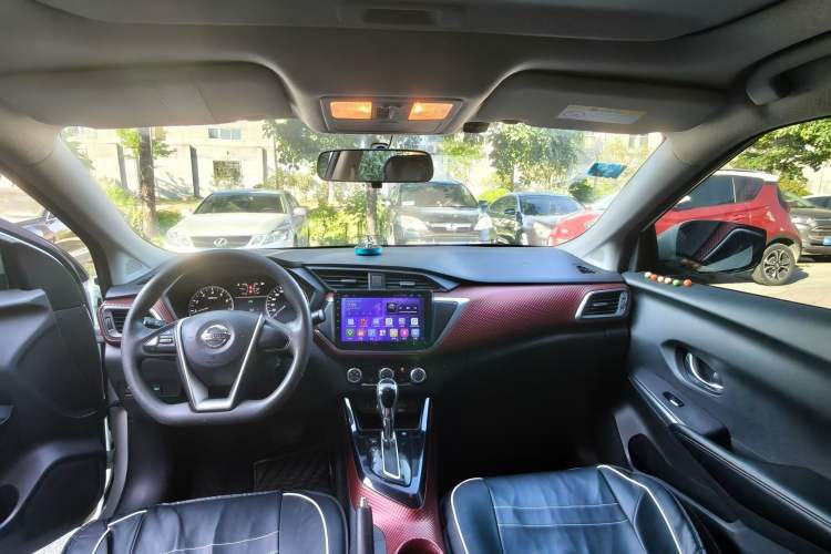 Used Nissan Lannia 2016 1.6L CVT Cool Edition Interior 2