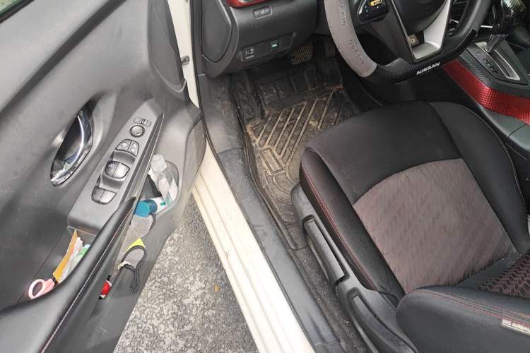 Used Nissan Lannia 2016 1.6L CVT Cool Edition Interior 3