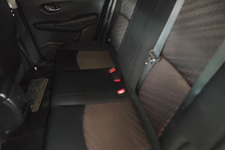 Used Nissan Lannia 2016 1.6L Manual Cool Edition Interior 4