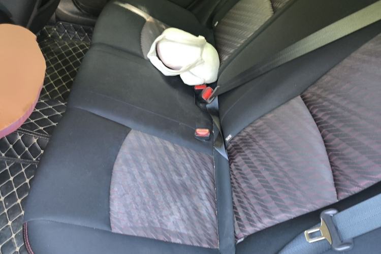 Used Nissan Lannia 2016 1.6L CVT Cool Edition Interior 4