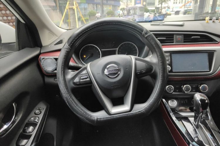 Used Nissan Lannia 2016 1.6L CVT Smart Cool Edition Interior 7