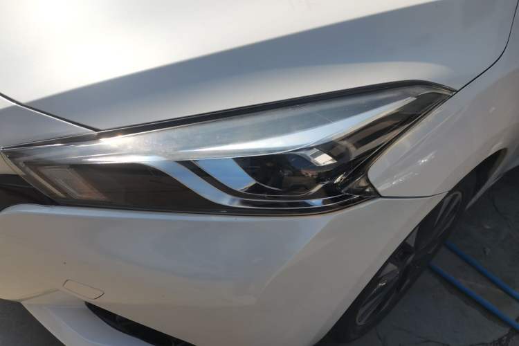 Used Nissan Lannia 2016 1.6L CVT Smart Cool Edition Left Front Headlight