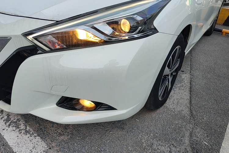 Used Nissan Lannia 2016 1.6L CVT Cool Edition Left Front Headlight