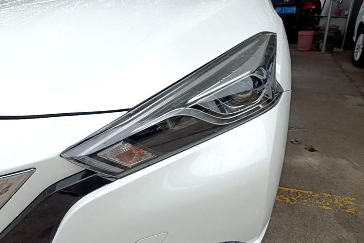 Used Nissan Lannia 2016 1.6L Manual Cool Edition Left Front Headlight