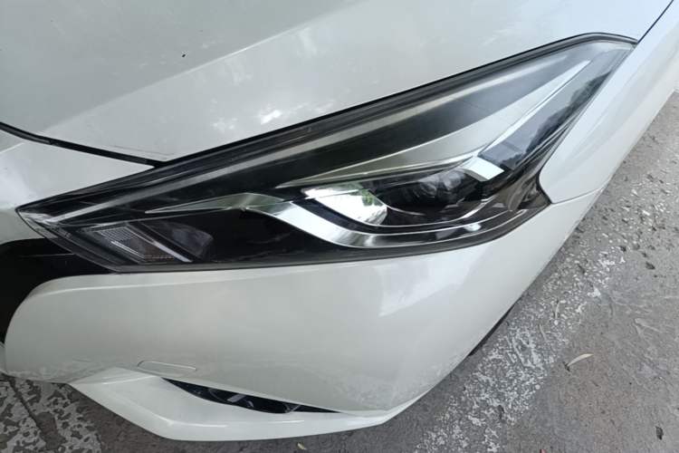 Used Nissan Lannia 2016 1.6L CVT Smart Cool Edition Left Front Headlight