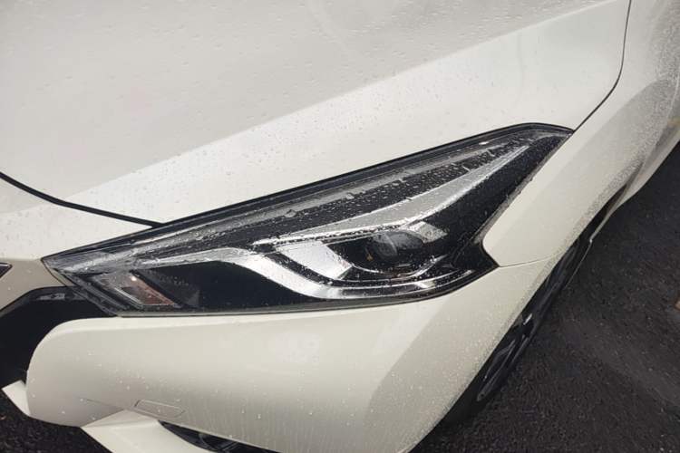 Used Nissan Lannia 2016 1.6L CVT Smart Cool Edition Left Front Headlight