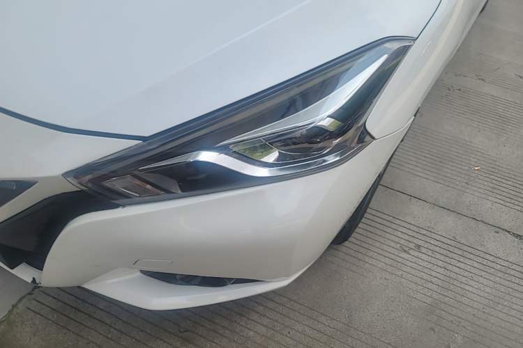Used Nissan Lannia 2016 1.6L CVT Cool Edition Left Front Headlight