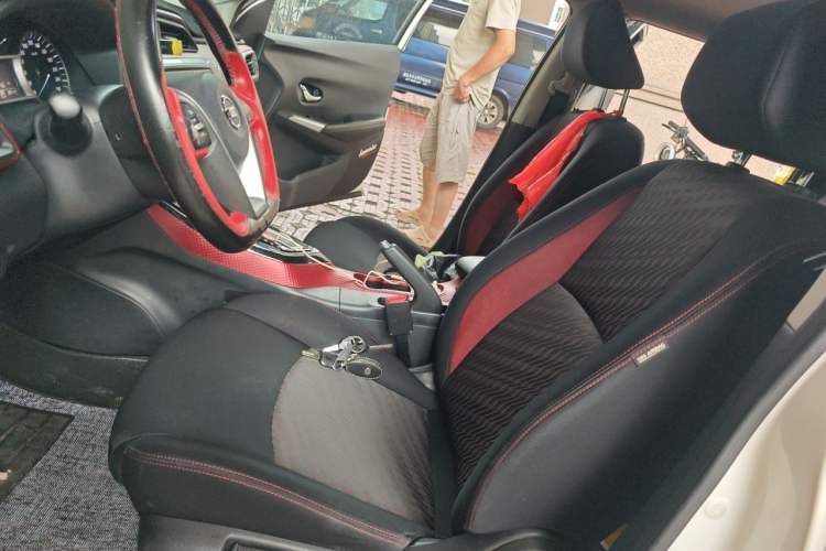 Used Nissan Lannia 2016 1.6L CVT Smart Cool Edition Left Front Seat