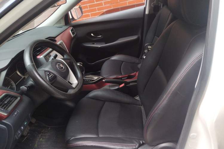 Used Nissan Lannia 2016 1.6L CVT Smart Cool Edition Left Front Seat