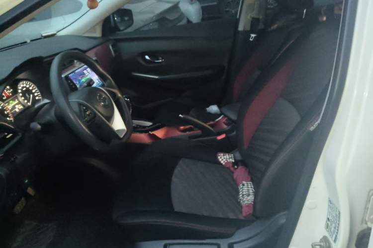 Used Nissan Lannia 2016 1.6L CVT Cool Edition Left Front Seat