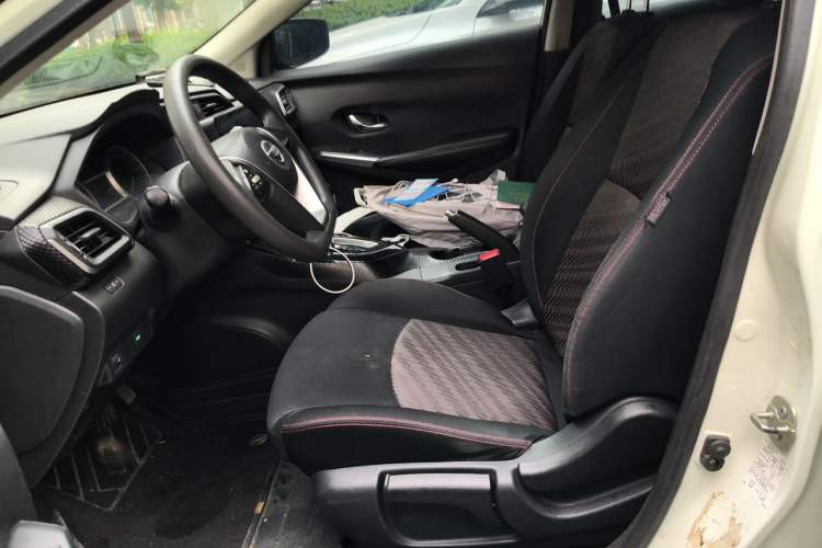Used Nissan Lannia 2016 1.6L CVT Cool Edition Left Front Seat