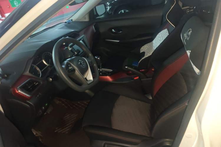 Used Nissan Lannia 2016 1.6L CVT Smart Cool Edition Left Front Seat