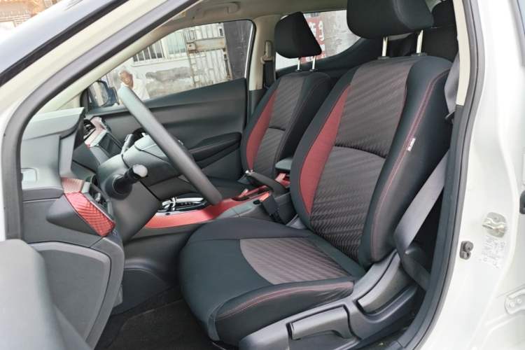 Used Nissan Lannia 2016 1.6L CVT Cool Edition Left Front Seat