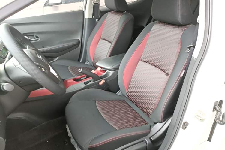 Used Nissan Lannia 2016 1.6L Manual Cool Edition Left Front Seat