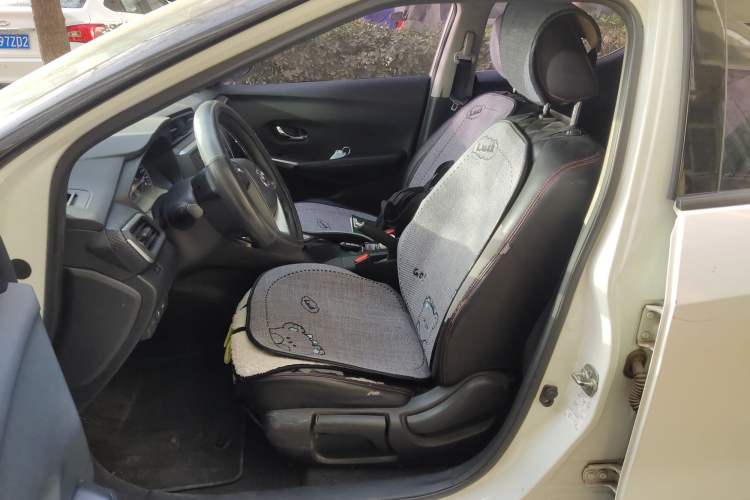 Used Nissan Lannia 2016 1.6L CVT Smart Cool Edition Left Front Seat