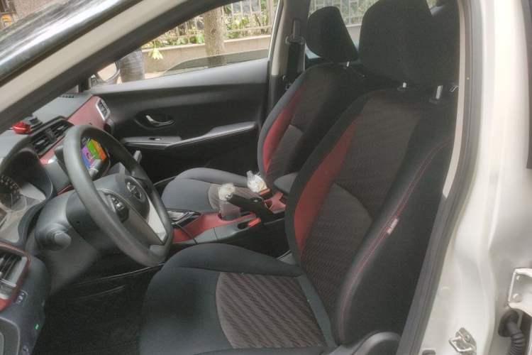 Used Nissan Lannia 2016 1.6L CVT Cool Edition Left Front Seat