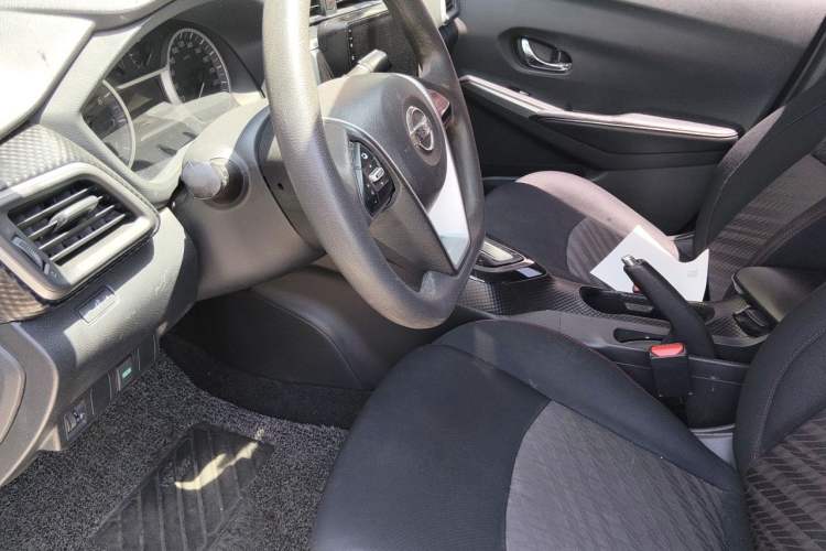 Used Nissan Lannia 2016 1.6L CVT Cool Edition Left Front Seat