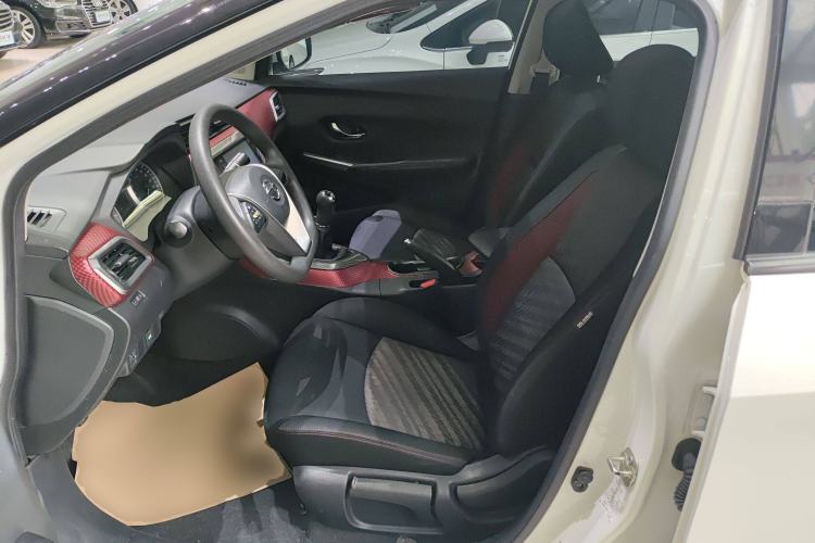 Used Nissan Lannia 2016 1.6L Manual Cool Edition Left Front Seat
