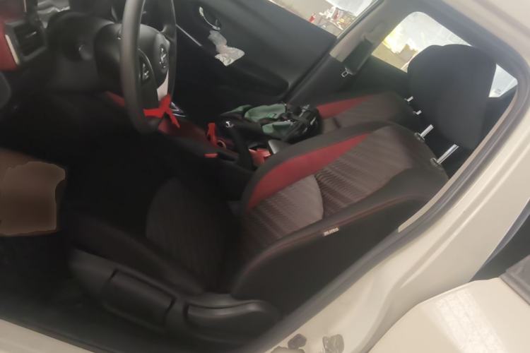 Used Nissan Lannia 2016 1.6L CVT Cool Edition Left Front Seat