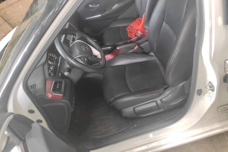 Used Nissan Lannia 2016 1.6L CVT Smart Cool Edition Left Front Seat
