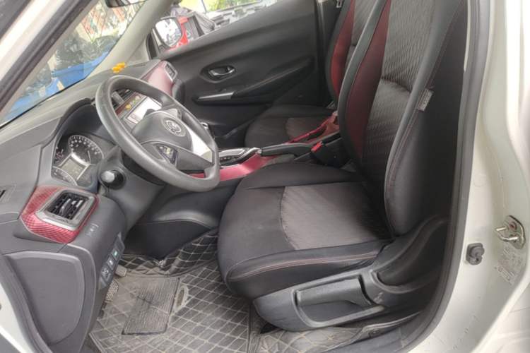 Used Nissan Lannia 2016 1.6L CVT Smart Cool Edition Left Front Seat