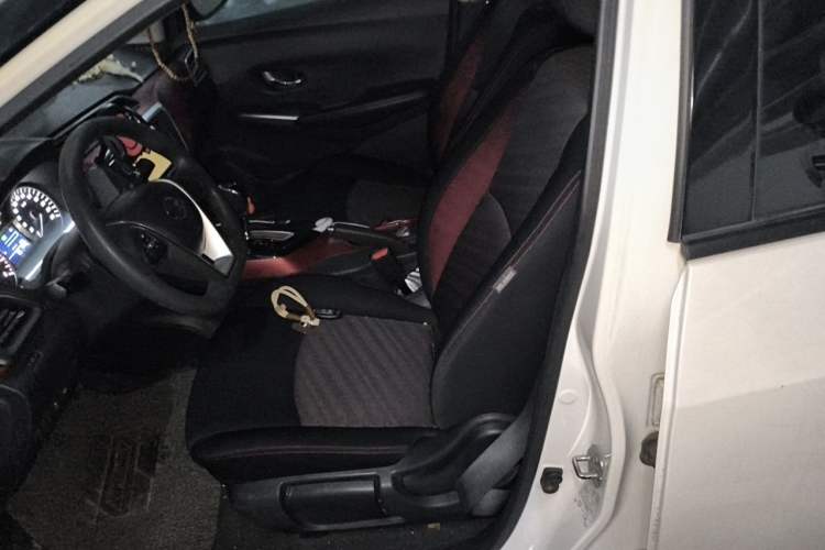 Used Nissan Lannia 2016 1.6L CVT Smart Cool Edition Left Front Seat