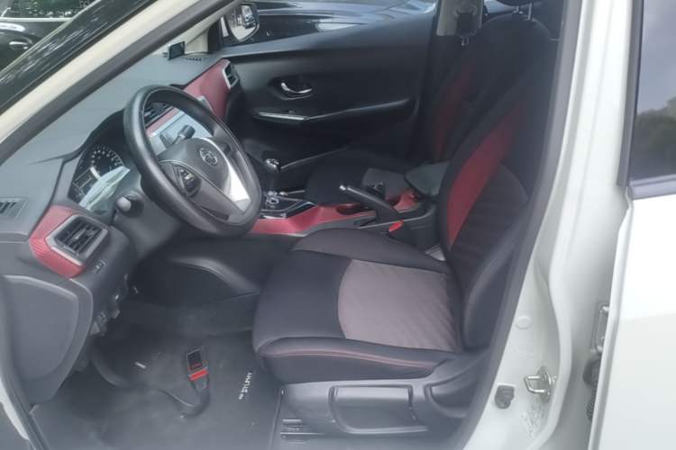 Used Nissan Lannia 2016 1.6L Manual Cool Edition Left Front Seat