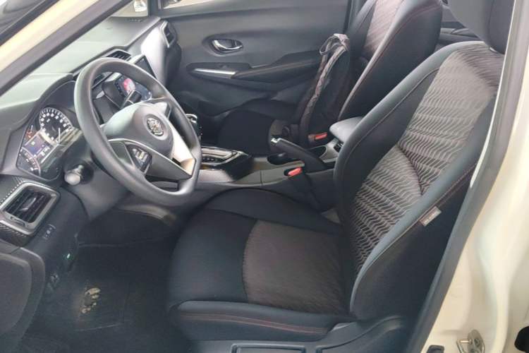 Used Nissan Lannia 2016 1.6L CVT Cool Edition Left Front Seat